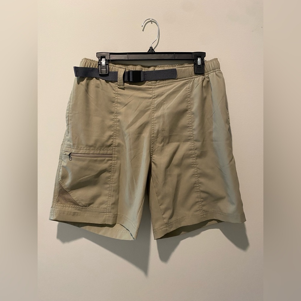 Men’s - Columbia Mountaindale Omni Shade Cargo Short - Size Medium (8” inseam)